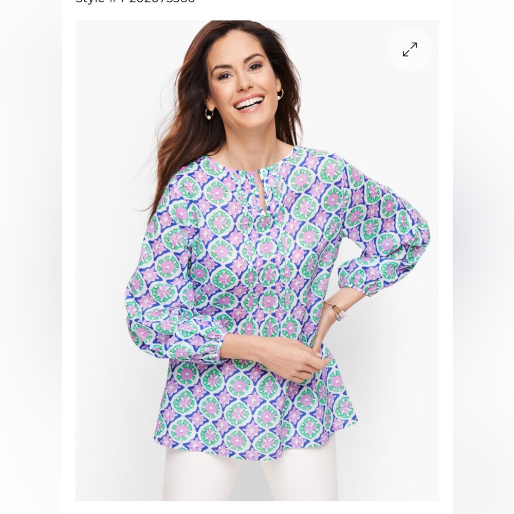 Talbots pintuck split neck top -medallion